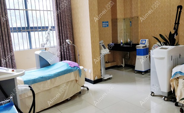 安庆维多利亚医疗美容门诊部激光治疗室