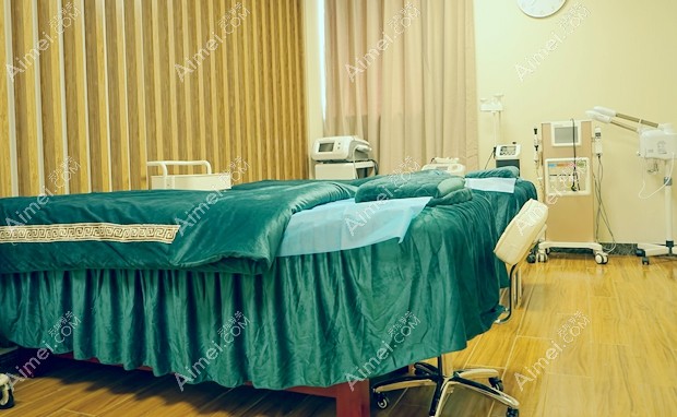 天津伊颂医疗美容门诊激光室