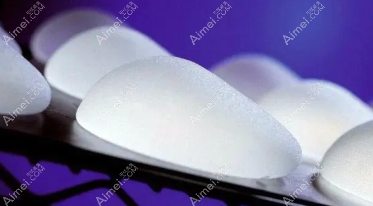 明星被家暴打出假体是真的吗