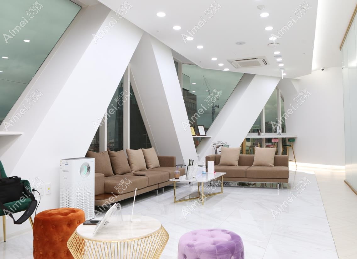 韩国可来熙整形外科医院大厅休息区