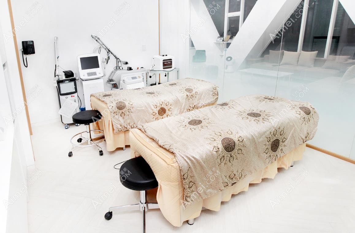 韩国可来熙整形外科医院激光美肤室