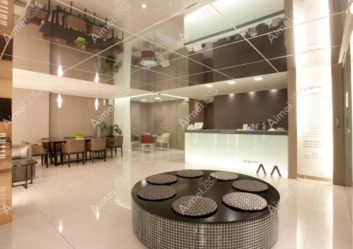 韩国431整形外科医院大厅候诊区