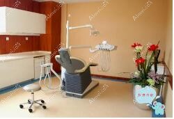 龙岩万翔口腔门诊部