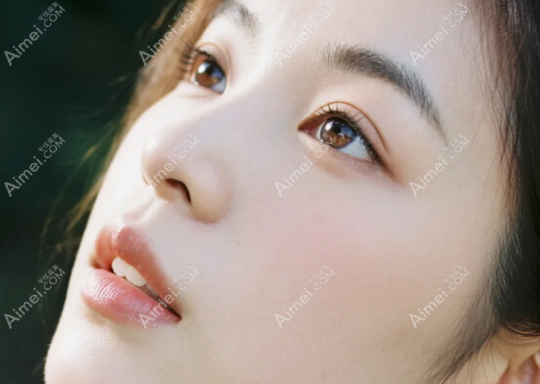 刘晓荣一侧双眼皮修复 2000 元够吗？