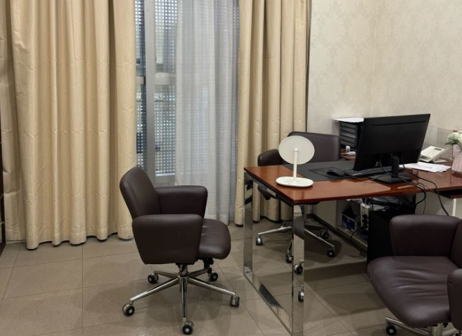 黄名斗和夏建军隆胸哪个腻害?技术优势对比