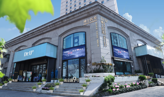 青岛博士吕春龙吸脂排第几？2025本地吸脂医生榜他在前5，技术口碑双在线！