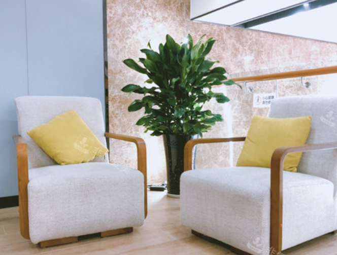 成都蜀尚蓉雅整形不坑人，属于正规私立医院且档次中高端也没啥失败例子哦