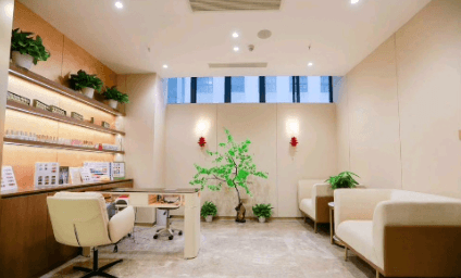 深圳富华医疗美容医院在哪个地铁出口?9号线向西村D1口最近;